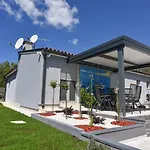 House With Pool&a Jacuzzi *