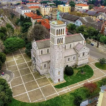 House With Pool And A Jacuzzi Villa Fažana
