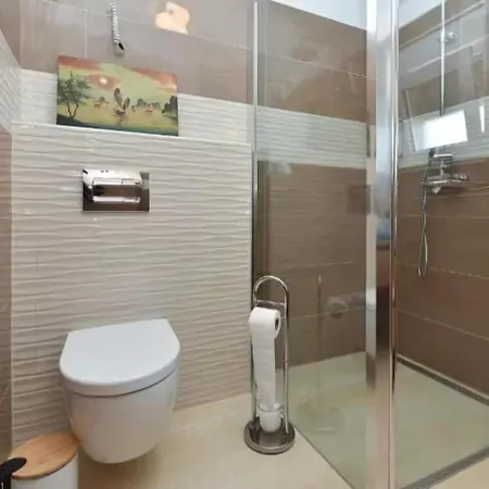 Βίλα House With Pool And A Jacuzzi Fažana