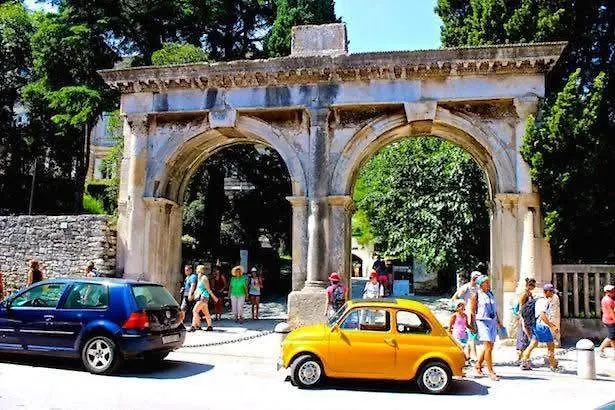 House With Pool And A Jacuzzi Villa *