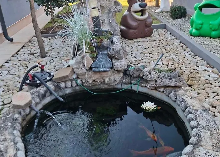 House With Pool And A Jacuzzi Βίλα