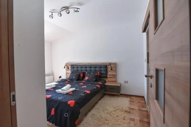 House With Pool And A Jacuzzi *