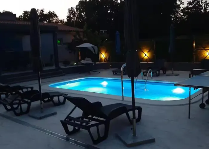 Villa House With Pool And A Jacuzzi