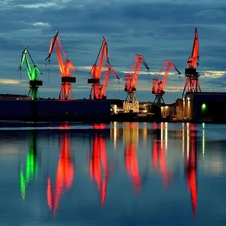 House With Pool And A Jacuzzi