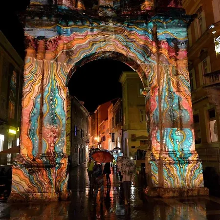 House With Pool And A Jacuzzi Villa