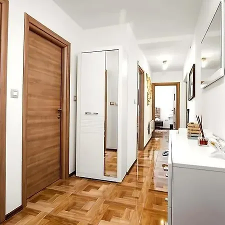 Villa House With Pool And A Jacuzzi *