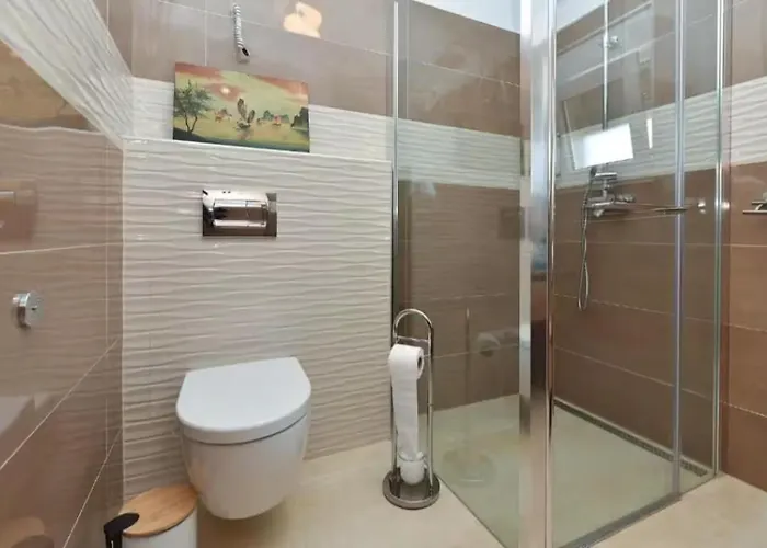 别墅 House With Pool And A Jacuzzi 法扎纳